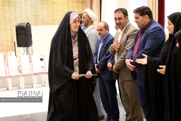 اختتامیه مسابقات قرآن عترت و نماز دانش‌آموزان دختر
