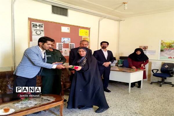گرامیداشت مقام معلم در دبیرستان متوسطه دوم امیرالمومنین خاتم