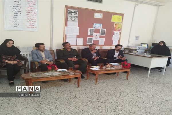 گرامیداشت مقام معلم در دبیرستان متوسطه دوم امیرالمومنین خاتم