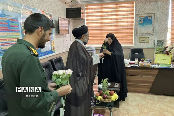 تقدیر از مقام شامخ معلم در بافق