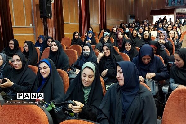 تجلیل از ۲٠٠ معلم، معاون و مدیران نمونه شهرستان قرچک