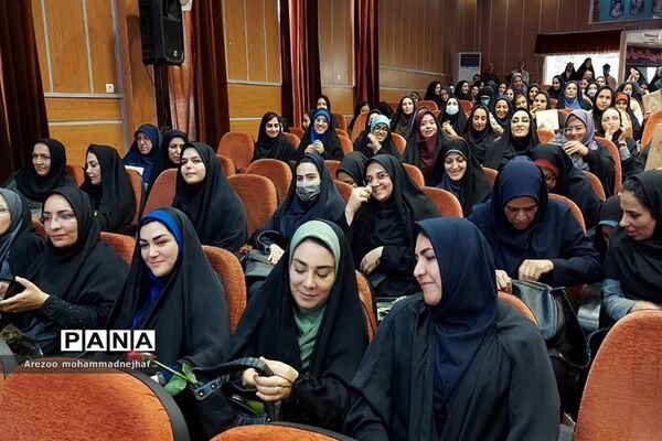 تجلیل از ۲٠٠ معلم، معاون و مدیران نمونه شهرستان قرچک