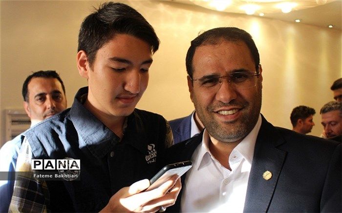 معلم، مصداق نیکی و مامور تربیت دانش‌آموزان برای آینده کشور است