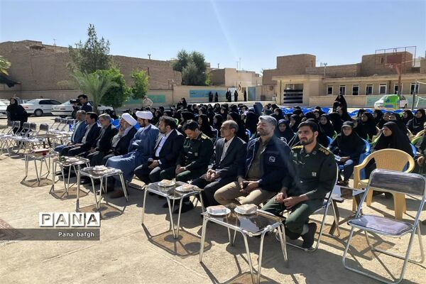 نواخته شدن زنگ سپاس معلم در بافق
