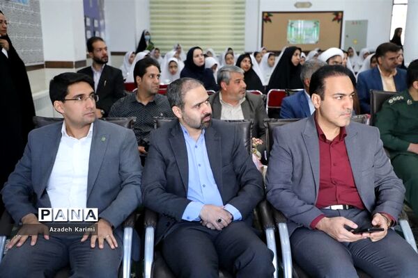 آیین نمادین سپاس معلم با حضور استاندار یزد در دبستان شاهد نیک اندیشان