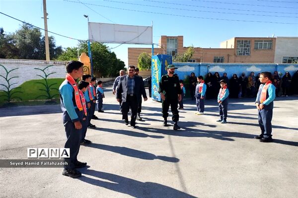 نواختن زنگ سپاس معلم در دبستان پسرانه حضرت قاسم ناحیه یک یزد