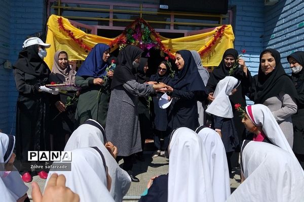 مراسم گرامیداشت هفته معلم در دبستان اندیشه رودهن