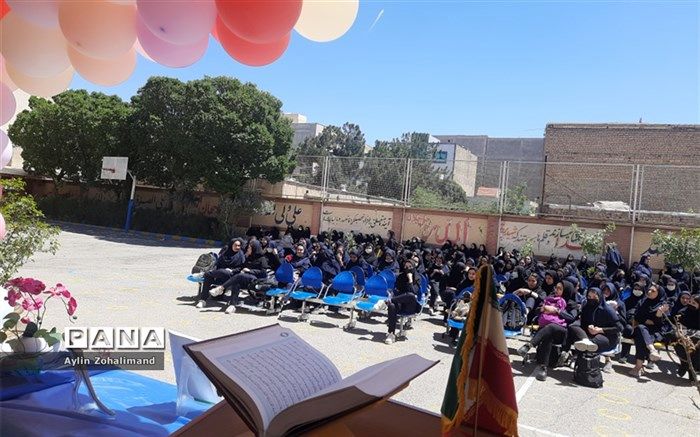 بزرگداشت روز معلم در دبیرستان شاهد کوثر شهرستان رباط کریم /فیلم