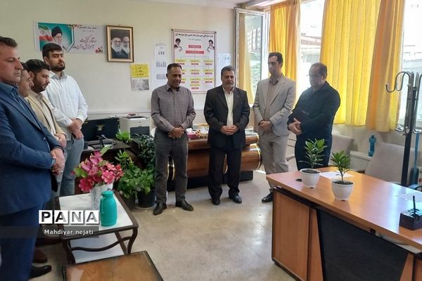 تقدیر مدیر مدرسه امام حسین(ع) رودهن از معلمان