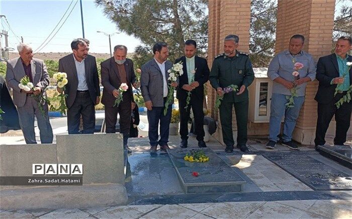 جامعه فرهنگی پرچمدار عرصه تعلیم و تربیت است