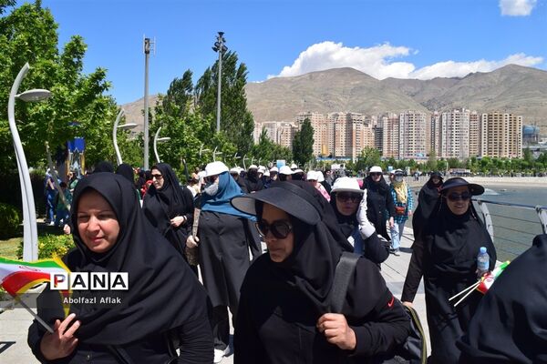 باشکوه‌ترین پیاده‌روی ۲۵۰۰ نفره فرهنگیان شهر تهران