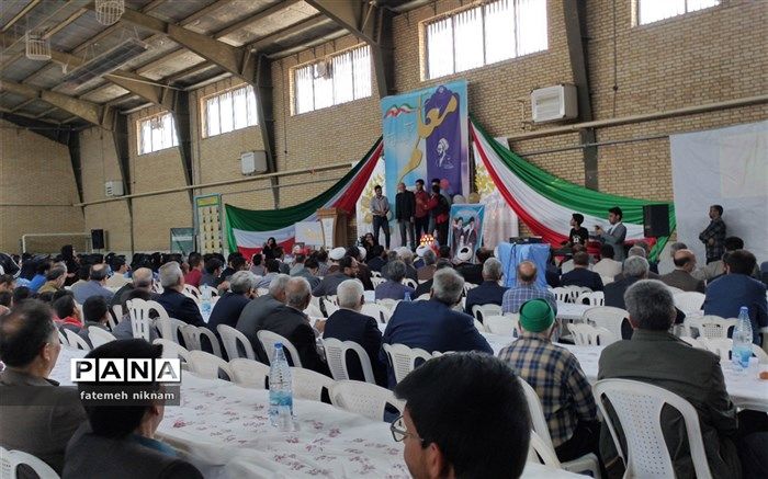 همایش تجلیل از فرهنگیان به مناسبت هفته معلم در فاروج برگزار شد