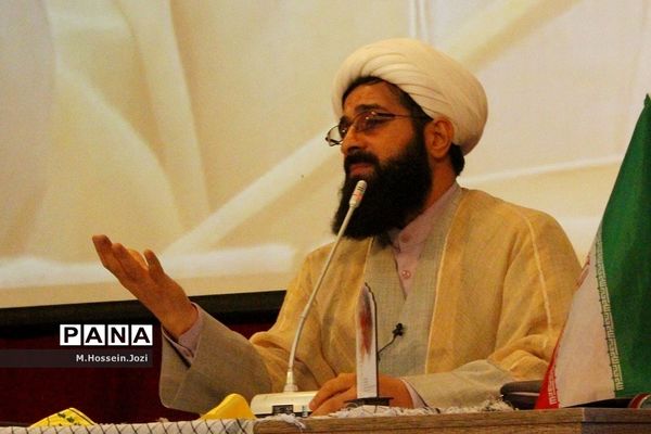 همایش «معلمان هویت ساز» در کانون مریم قم