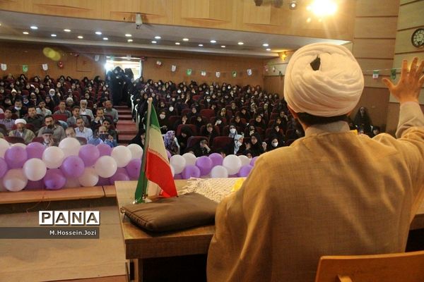 همایش «معلمان هویت ساز» در کانون مریم قم