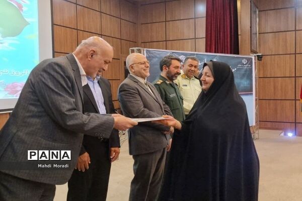 تجلیل از مقام شامخ معلم در دماوند