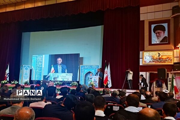 اجلاسیه استانی نماز دانش‌آموزی در آموزش و پرورش فارس