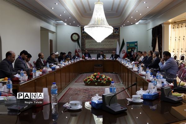 جلسه مشترک شورای معاونان با حضور معاون پرورشی و فرهنگی وزارت آموزش‌و پرورش