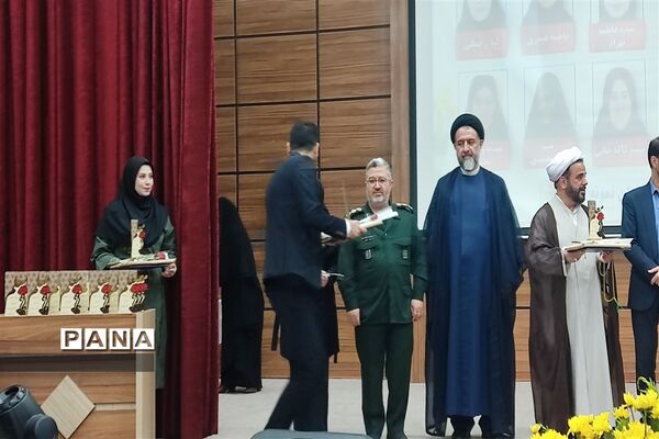 گرامیداشت مقام شامخ معلم در اردوگاه شهید منتظری