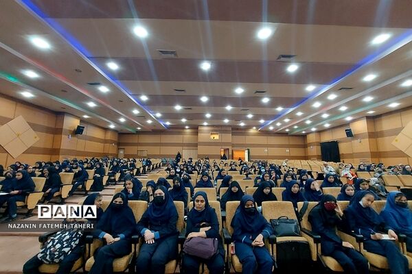 همایش بزرگ هدایت تحصیلی ویژه دانش‌آموزان دختر فشافویه