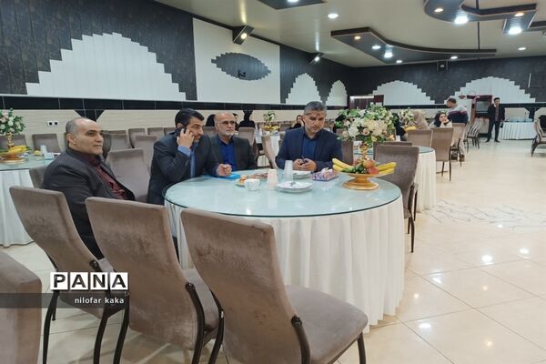 آیین تجلیل از معلمان نمونه شهرستانی و استانی در تالار پذیرایی مهتاب قائمشهر