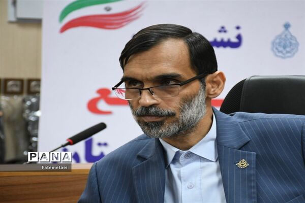 نقد کتاب های درسی توسط اعضای سازمان دانش‌آموزی خوزستان