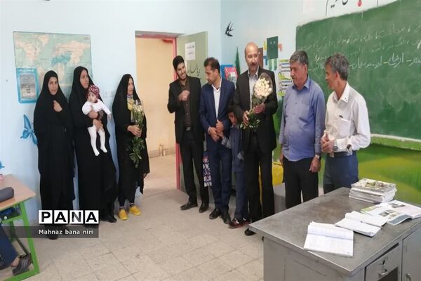 نواختن زنگ سپاس معلم در مدارس منطقه نیر
