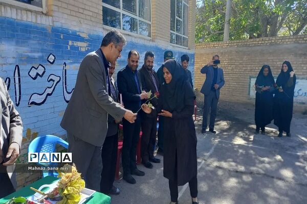 نواختن زنگ سپاس معلم در مدارس منطقه نیر