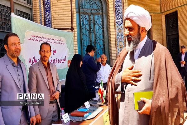 میز خدمت آموزش و پرورش ملارد در نمازجمعه