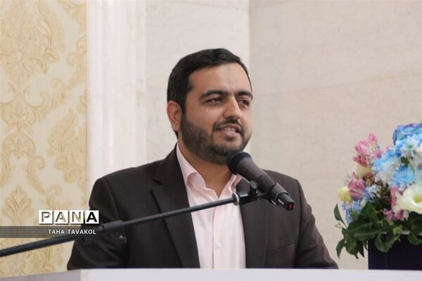 تجلیل از مدیران و معلمان برتر شهرستان پردیس با حضور مدیرکل شهرستان‌های استان تهران
