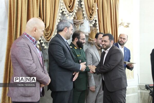 تجلیل از مدیران و معلمان برتر شهرستان پردیس با حضور مدیرکل شهرستان‌های استان تهران