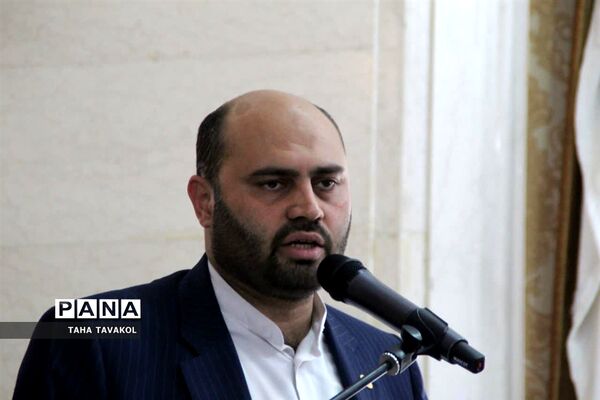 تجلیل از مدیران و معلمان برتر شهرستان پردیس با حضور مدیرکل شهرستان‌های استان تهران