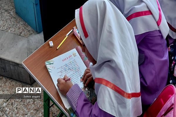 روز بدون کیف در مدارس ابتدایی منطقه ملارد