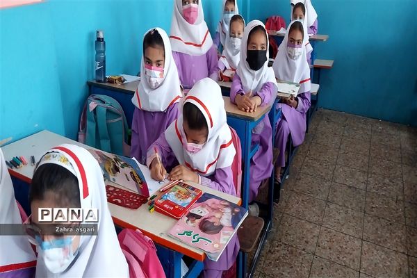 روز بدون کیف در مدارس ابتدایی منطقه ملارد