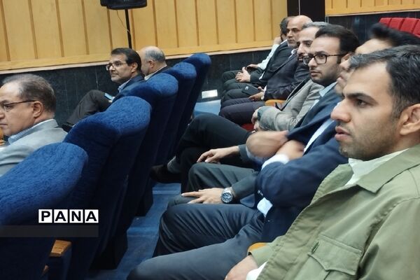 تقدیر معلمان و مدیران برتر کهریزک