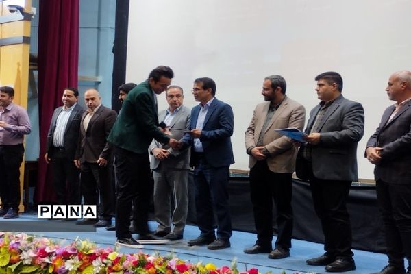 تقدیر معلمان و مدیران برتر کهریزک