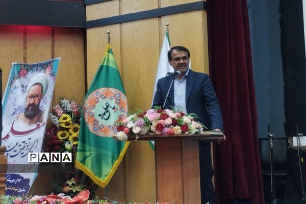 تقدیر معلمان و مدیران برتر کهریزک