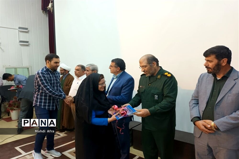 تقدیر از معلمان نمونه استانی و منطقه‌ای شهرستان بهبهان