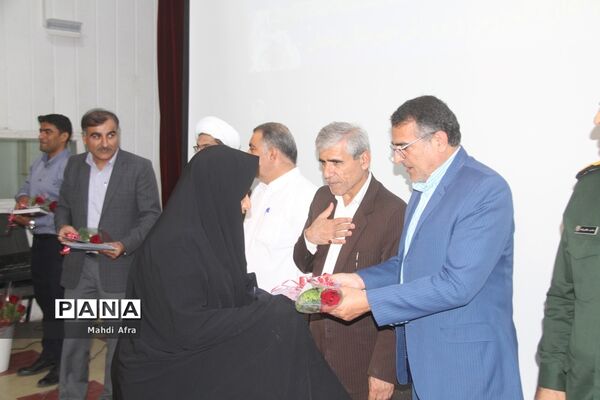 تقدیر از معلمان نمونه استانی و منطقه‌ای شهرستان بهبهان