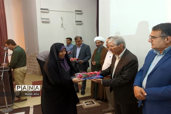 تقدیر از معلمان نمونه استانی و منطقه‌ای شهرستان بهبهان