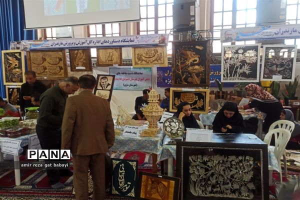 میز خدمت آموزش و پرورش استان مازندران در نماز جمعه ساری