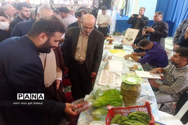 میز خدمت آموزش و پرورش استان مازندران در نماز جمعه ساری