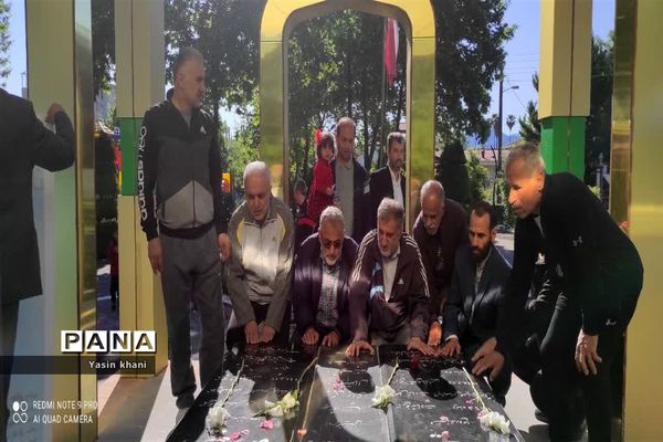 بزرگداشت هفته مقام معلم همایش پیاده‌روی فرهنگیان شهرستان عباس‌آباد