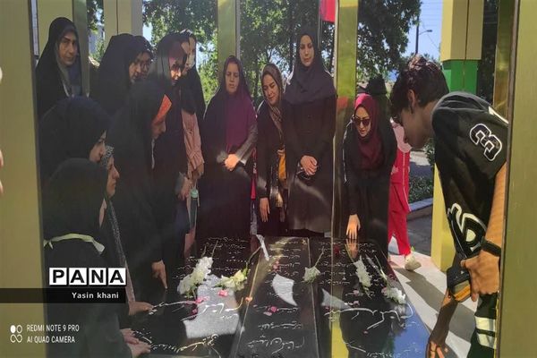 بزرگداشت هفته مقام معلم همایش پیاده‌روی فرهنگیان شهرستان عباس‌آباد