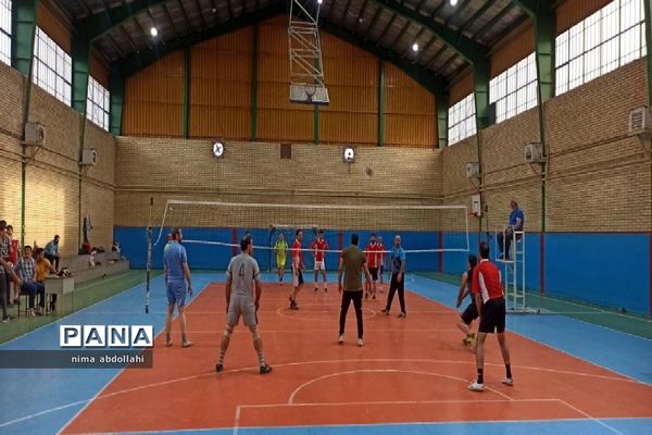 مسابقات والیبال فرهنگیان گرامیداشت هفته معلم
