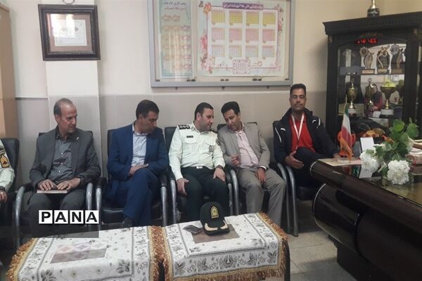 ‌تجدید میثاق فرهنگیان شهرستان گلپایگان در کنار قبور مطهر شهدای فرهنگی شهرستان