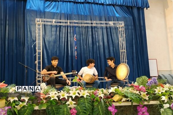 مراسم تجلیل از معاونان پرورشی در شهرستان شاهین‌شهر