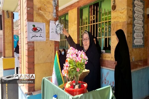 برگزاری مراسم نمادین هفته سلامت در مدرسه پروین اعتصامی شهرستان فیروزکوه