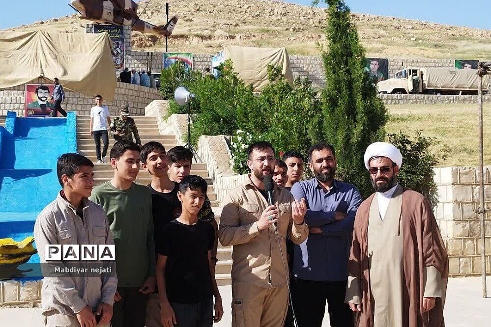 دانش‌آموزان پسر رودهن در اردوی راهیان نور یادمان عملیات مرصاد