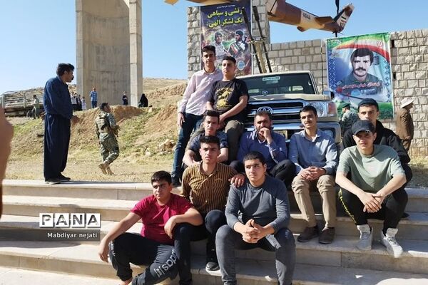 دانش‌آموزان پسر رودهن در اردوی راهیان نور یادمان عملیات مرصاد