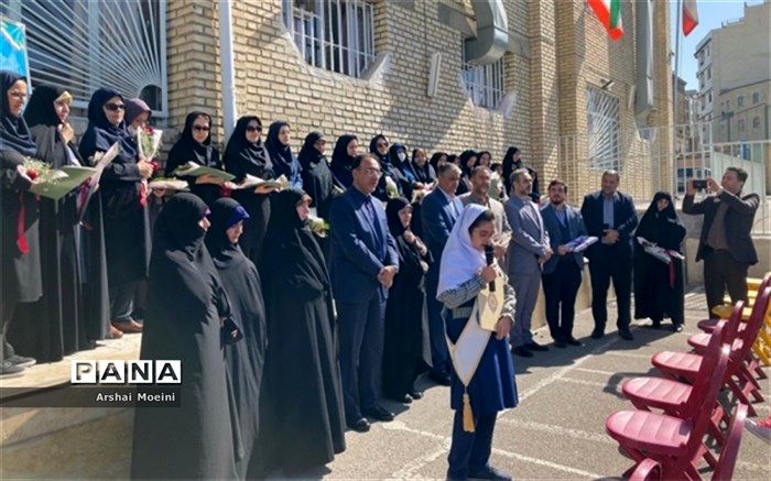 بازدید رئیس سازمان انرژی اتمی  از مدارس منطقه ۶ به مناسبت گرامیداشت هفته معلم